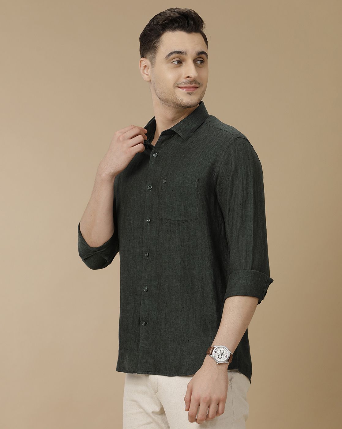 Men's Pure Linen Green Solid Contemporary Fit Full Sleeve Casual Shirt