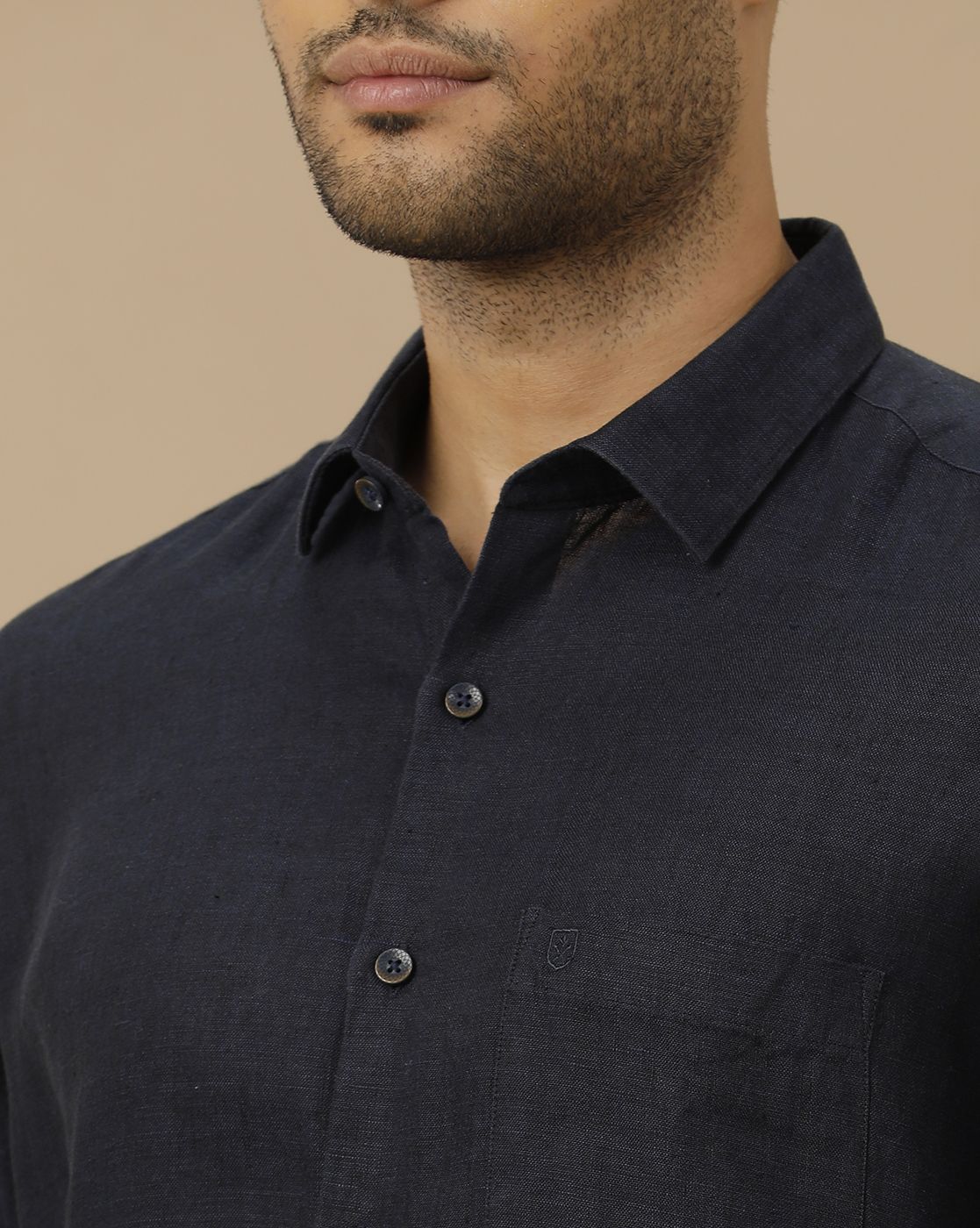 Men's Pure Linen Black Solid Contemporary Fit Full Sleeve Casual Shirt