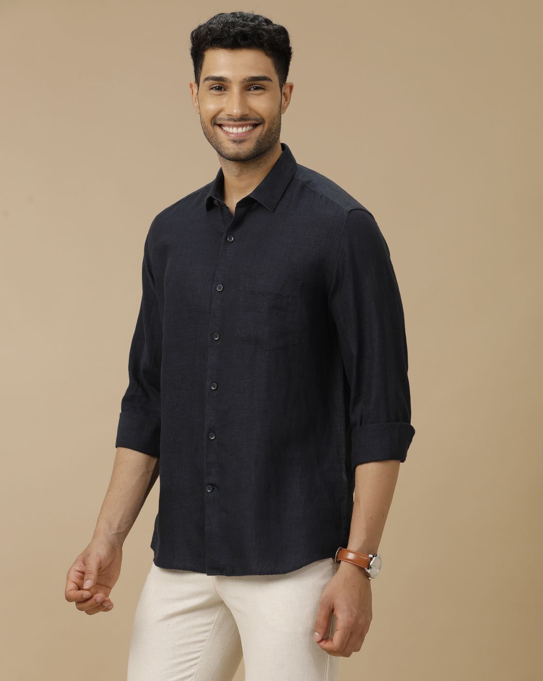 Men's Pure Linen Black Solid Contemporary Fit Full Sleeve Casual Shirt