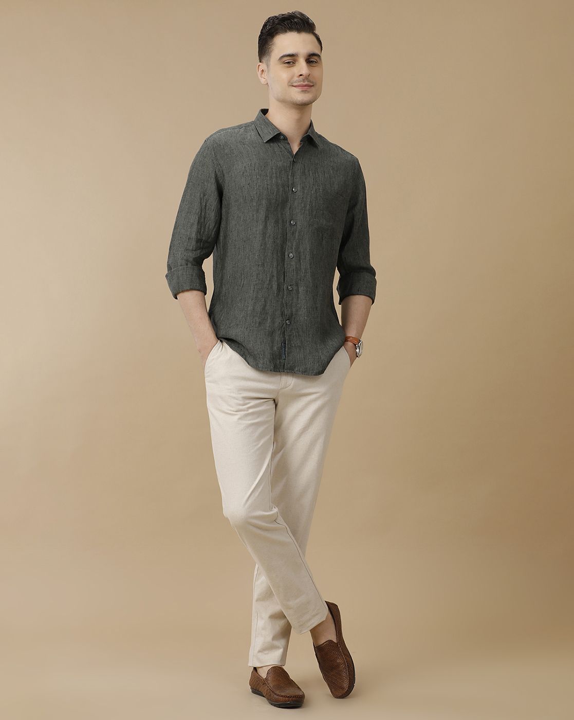 Men's Pure Linen Green Solid Contemporary Fit Full Sleeve Casual Shirt