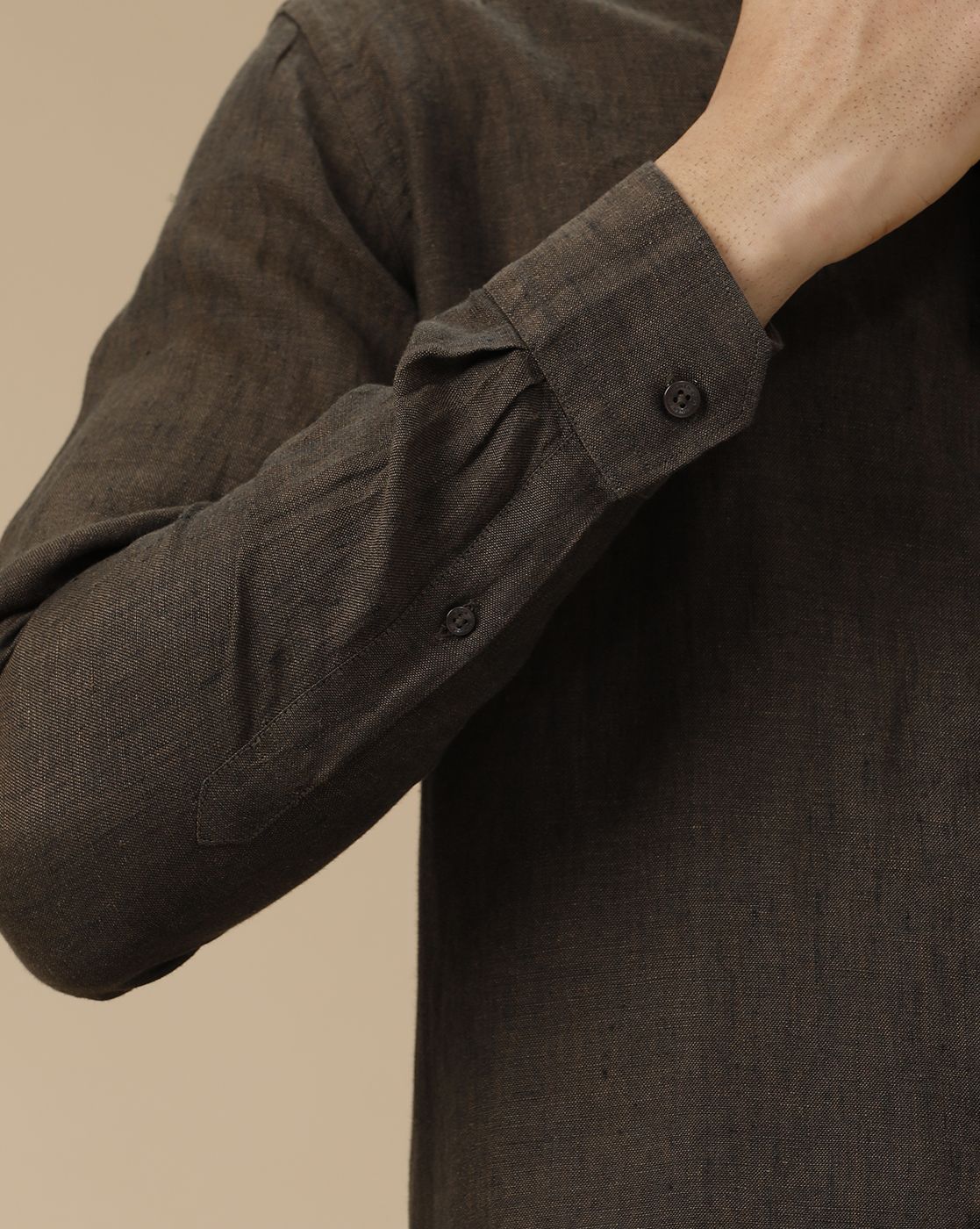 Men's Pure Linen Brown Solid Contemporary Fit Full Sleeve Casual Shirt