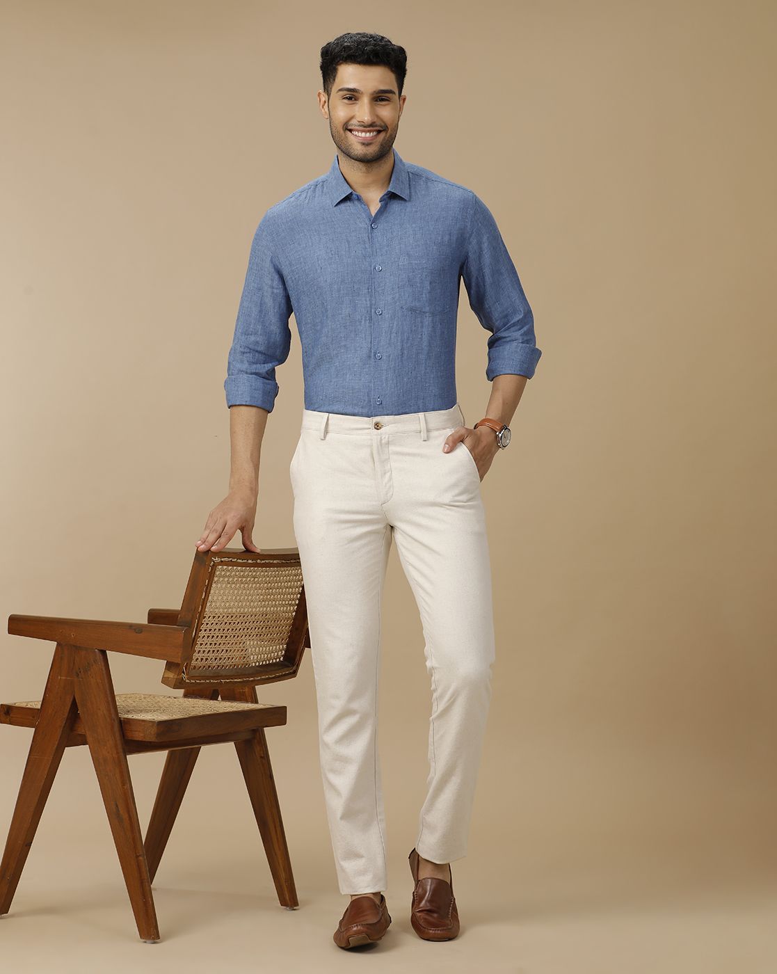 Men's Pure Linen Blue Solid Contemporary Fit Full Sleeve Casual Shirt