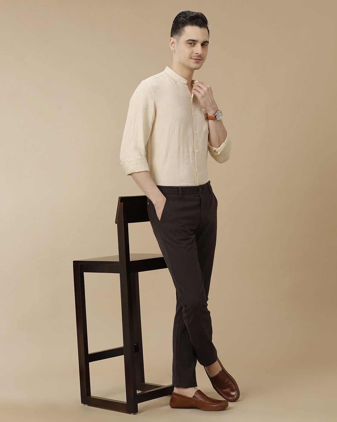 Men's Pure Linen Yellow Solid Contemporary Fit Full Sleeve Casual Shirt