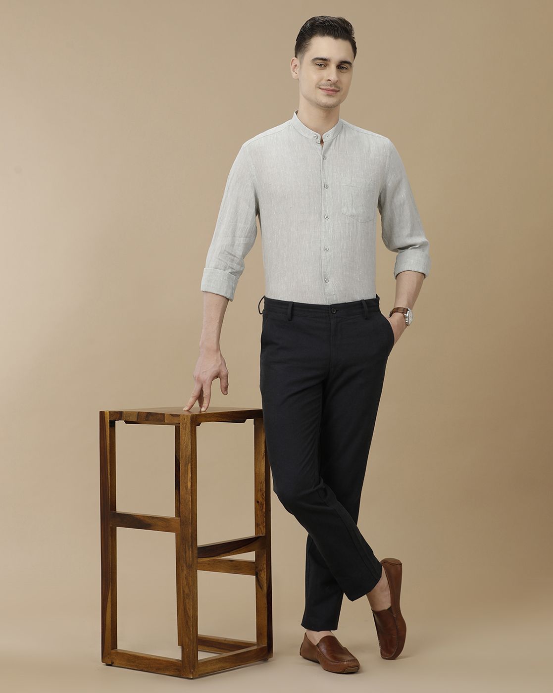 Men's Pure Linen Green Solid Contemporary Fit Full Sleeve Casual Shirt