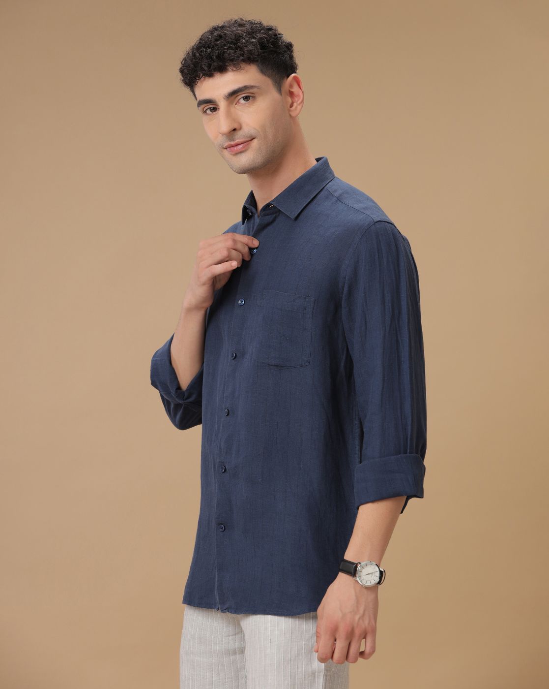Men's Pure Linen Navy Solid Contemporary Fit Full Sleeve Casual Shirt