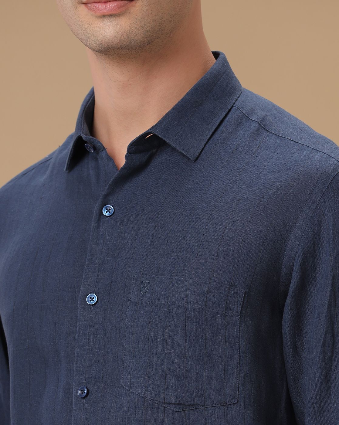 Men's Pure Linen Navy Solid Contemporary Fit Full Sleeve Casual Shirt
