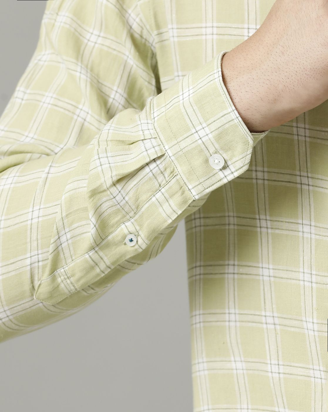 Men's Pure Linen Green Checked Contemporary Fit Full Sleeve Sleeve Casual Shirt