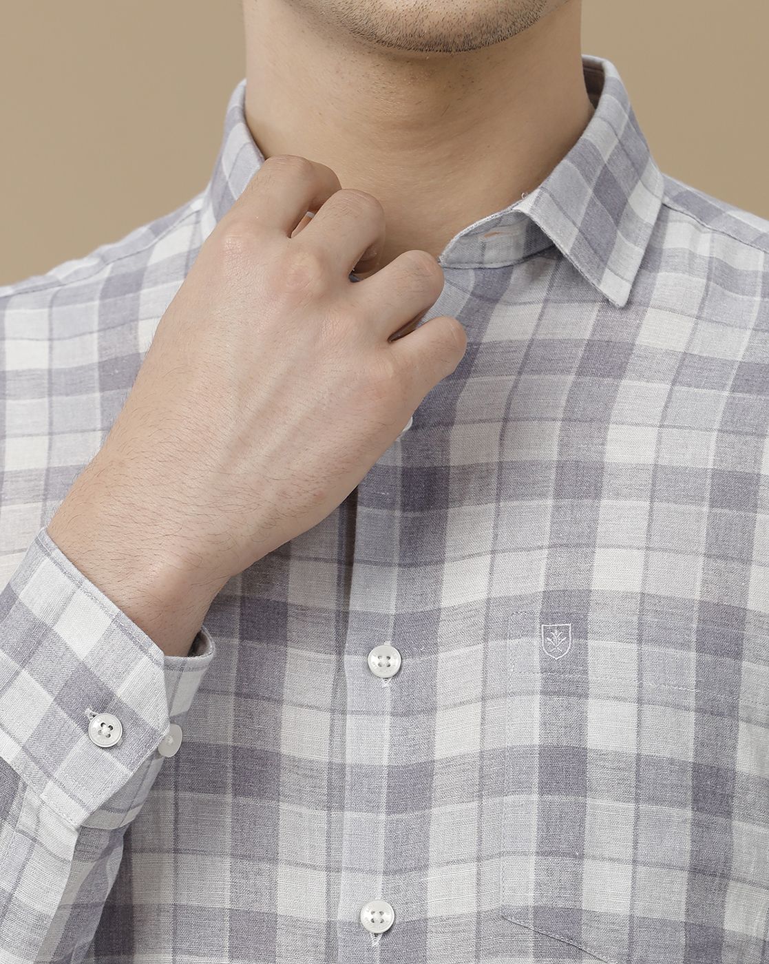 Men's Linen Rich Grey Checked Contemporary Fit Full Sleeve Casual Shirt