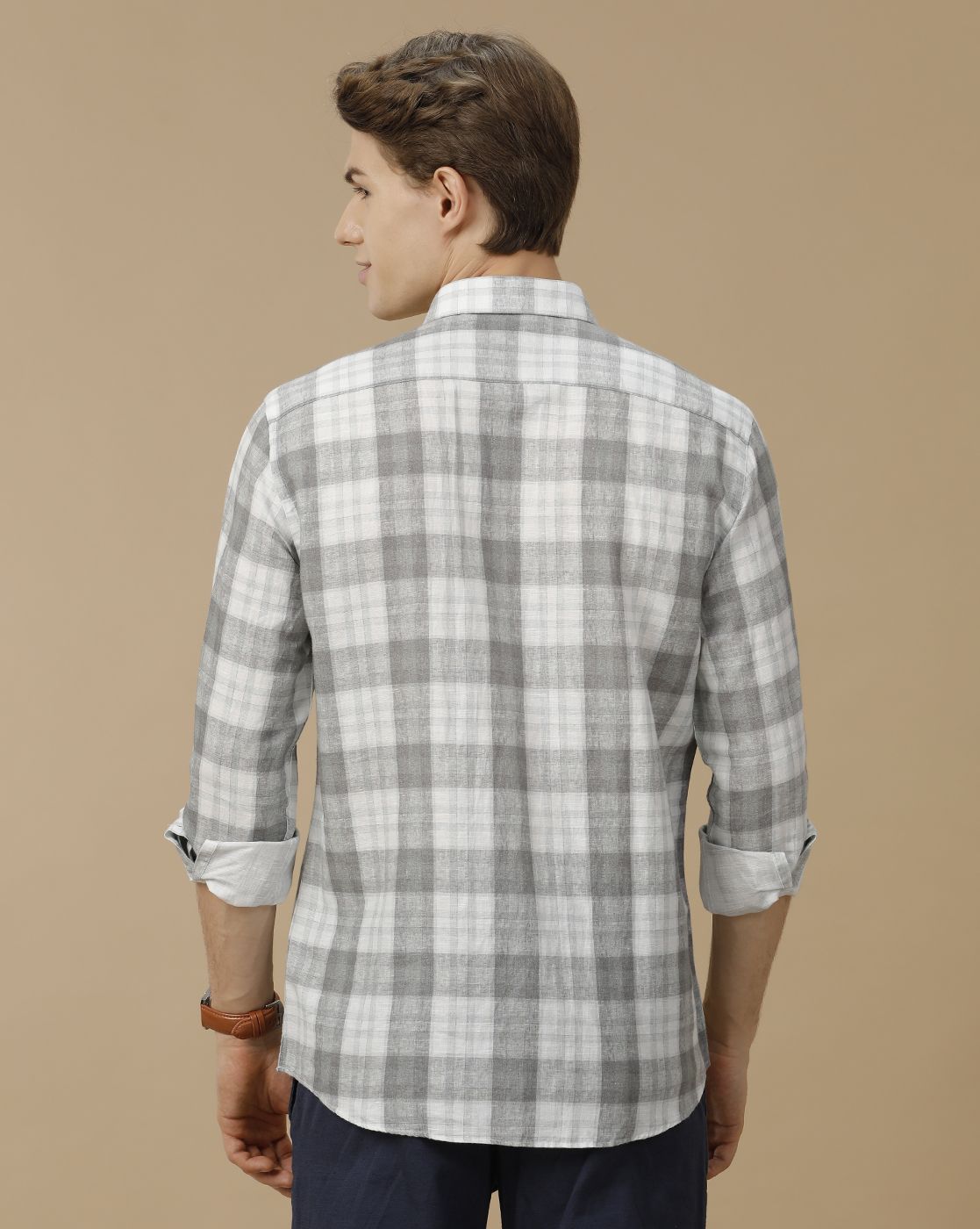 Men's Linen Rich Grey Checked Contemporary Fit Full Sleeve Casual Shirt