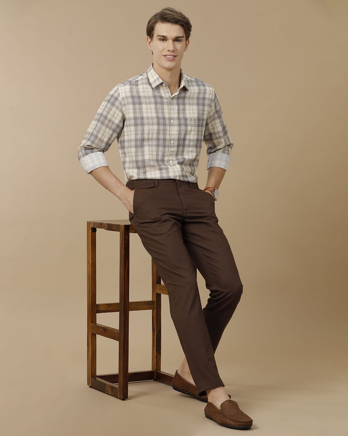 Men's Linen Rich Grey Checked Contemporary Fit Full Sleeve Casual Shirt
