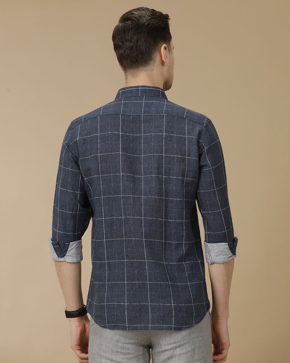 Men's Linen Rich Navy Blue Checked Contemporary Fit Full Sleeve Casual Shirt
