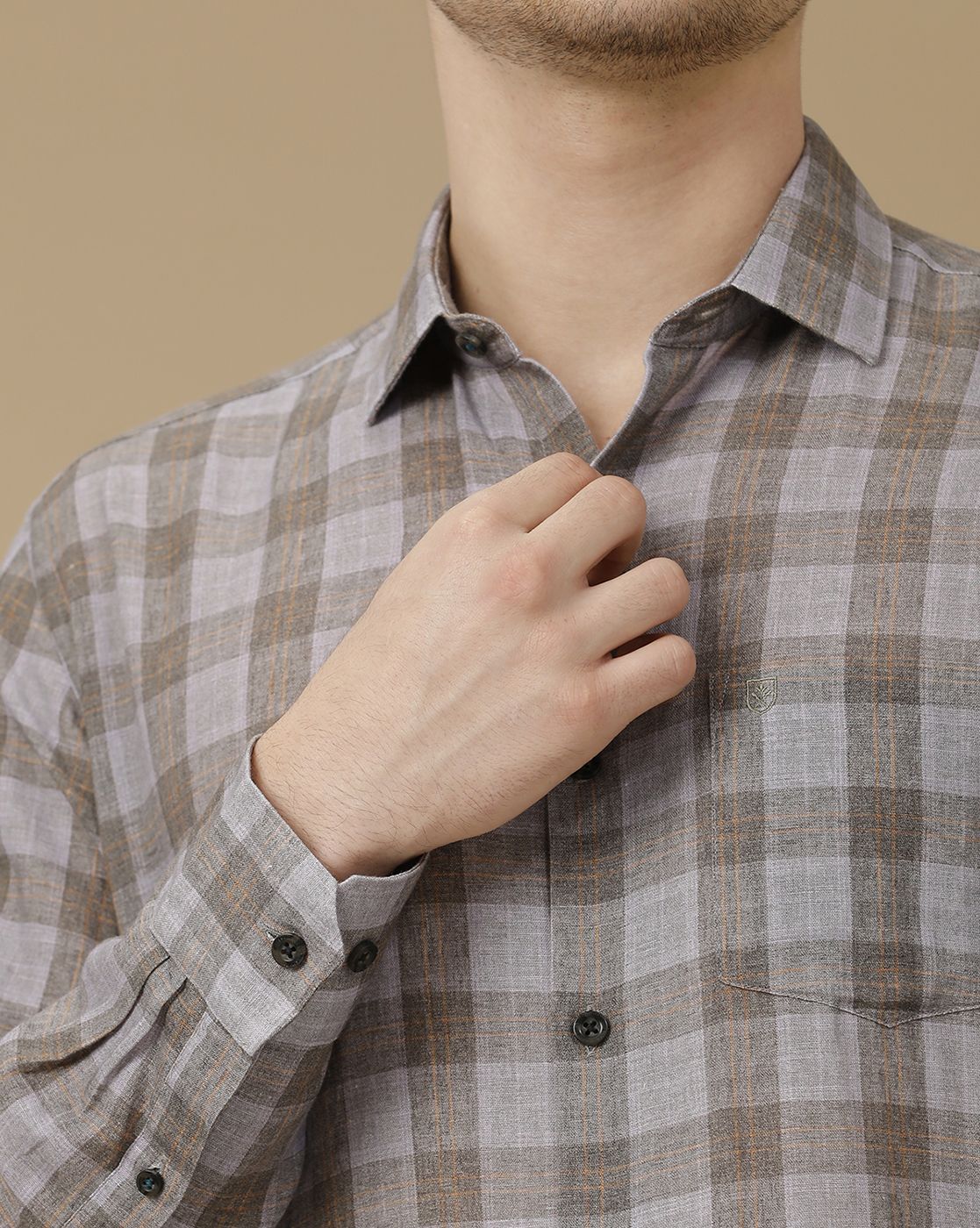 Men's Linen Rich Blue Checked Contemporary Fit Full Sleeve Casual Shirt