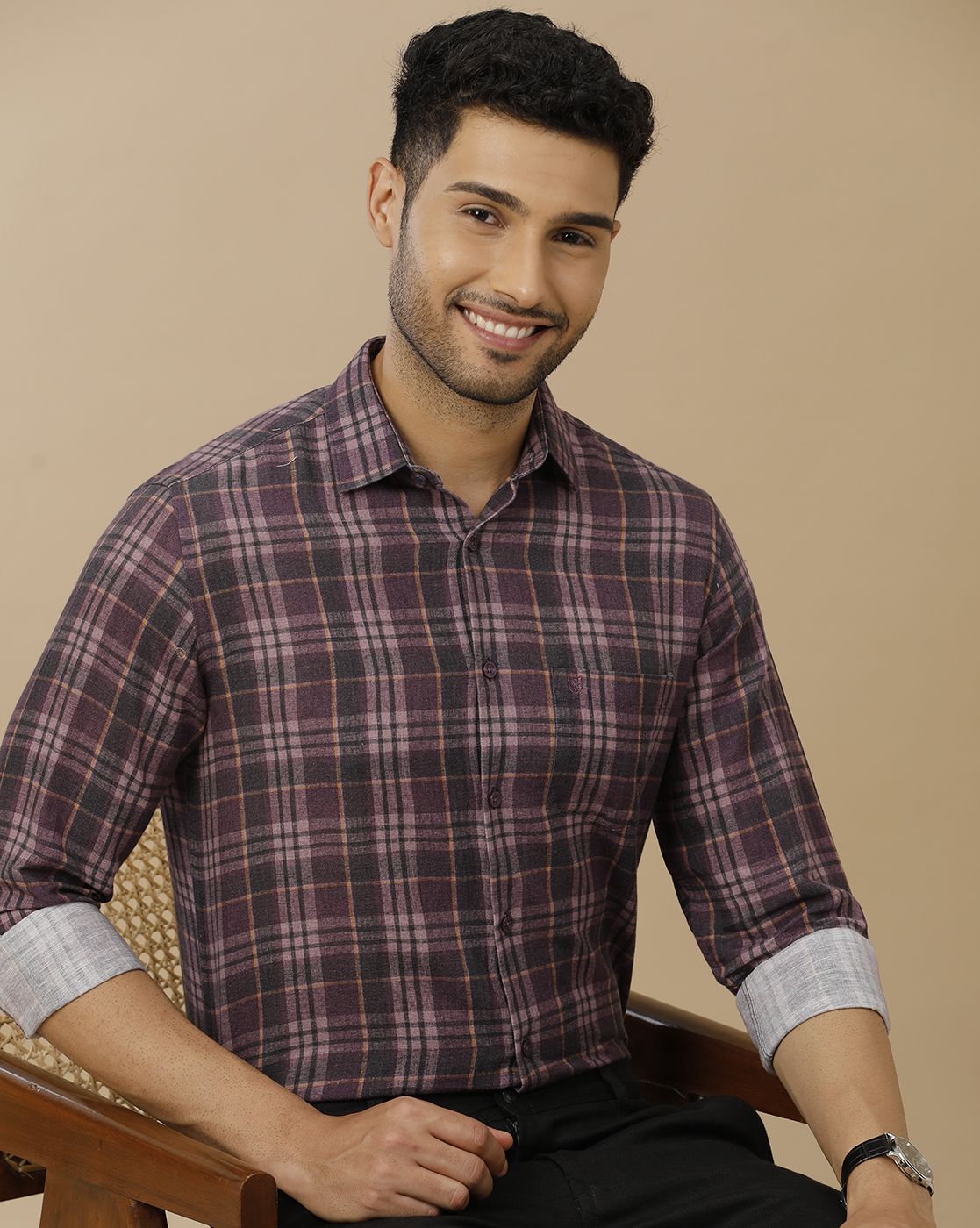 Men's Linen Rich Purple Checked Contemporary Fit Full Sleeve Casual Shirt