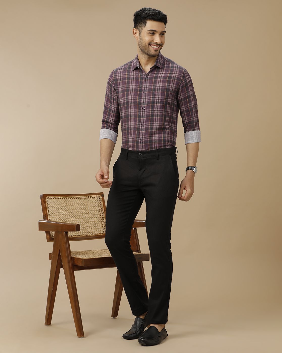 Men's Linen Rich Purple Checked Contemporary Fit Full Sleeve Casual Shirt