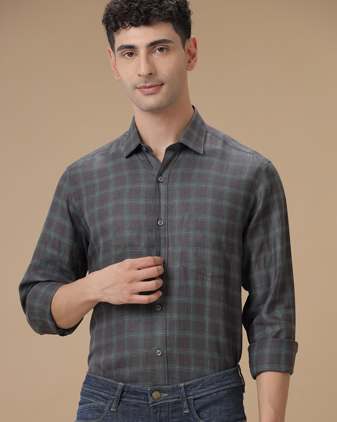 Men's Pure Linen Grey Checked Contemporary Fit Full Sleeve Casual Shirt