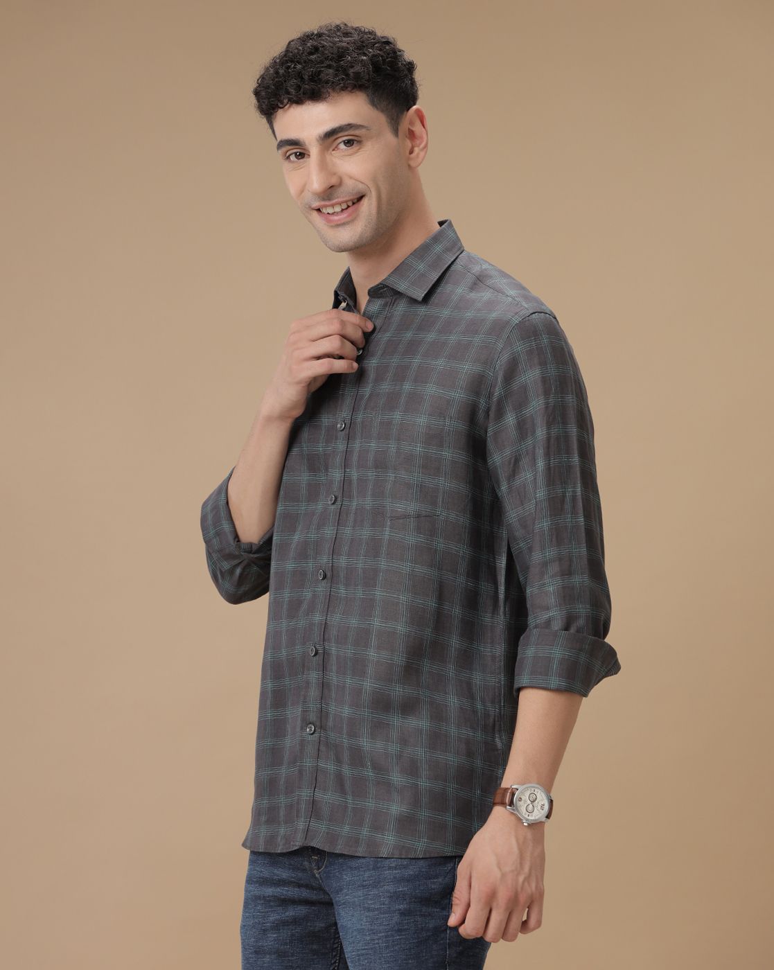 Men's Pure Linen Grey Checked Contemporary Fit Full Sleeve Casual Shirt