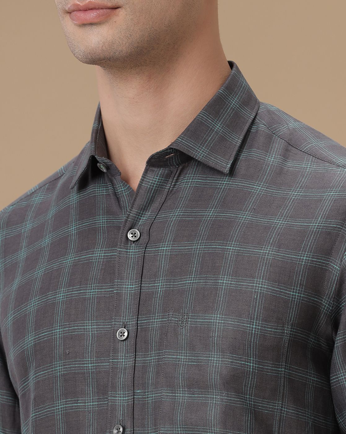 Men's Pure Linen Grey Checked Contemporary Fit Full Sleeve Casual Shirt
