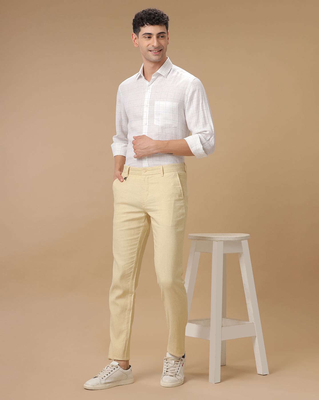 Men's Pure Linen White Checked Contemporary Fit Full Sleeve Casual Shirt