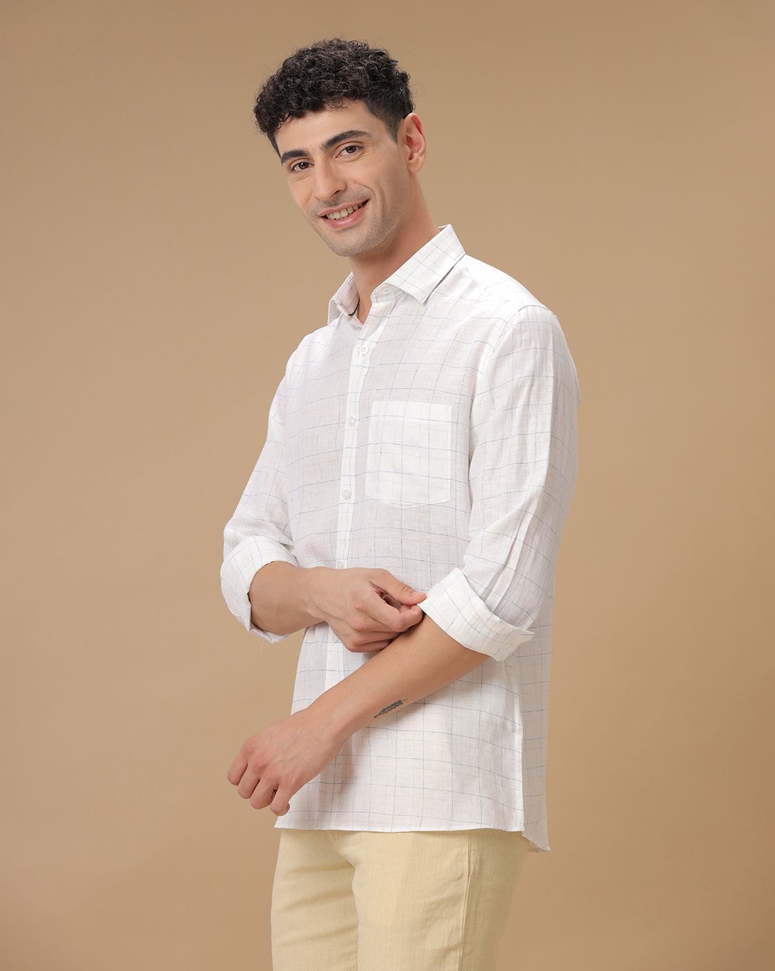 Men's Pure Linen White Checked Contemporary Fit Full Sleeve Casual Shirt