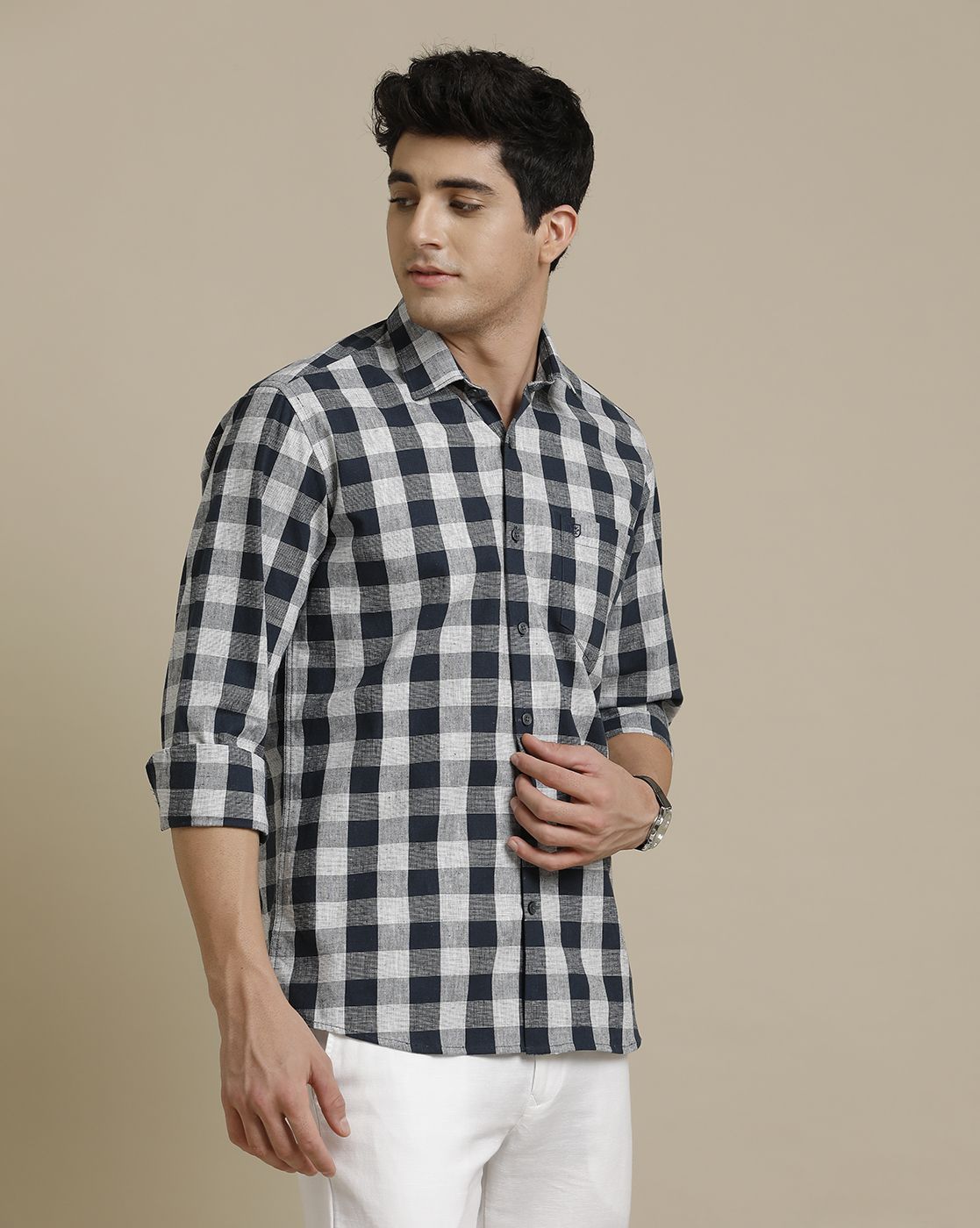 Men's Pure Linen Black Checked Contemporary Fit Full Sleeve Sleeve Casual Shirt