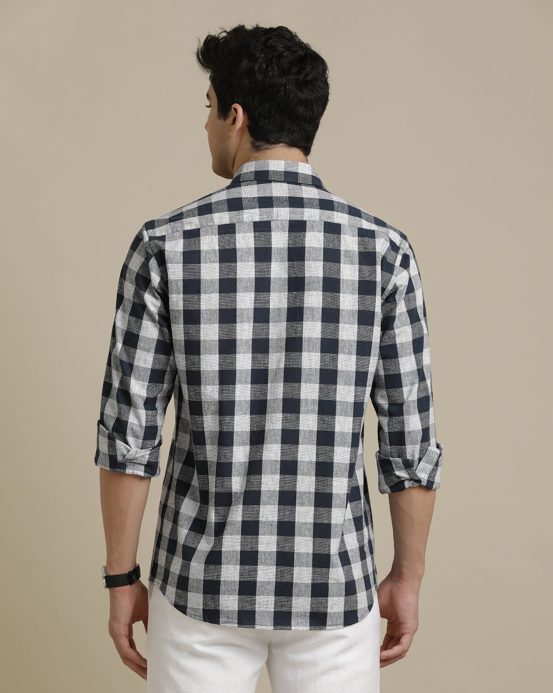Men's Pure Linen Black Checked Contemporary Fit Full Sleeve Sleeve Casual Shirt