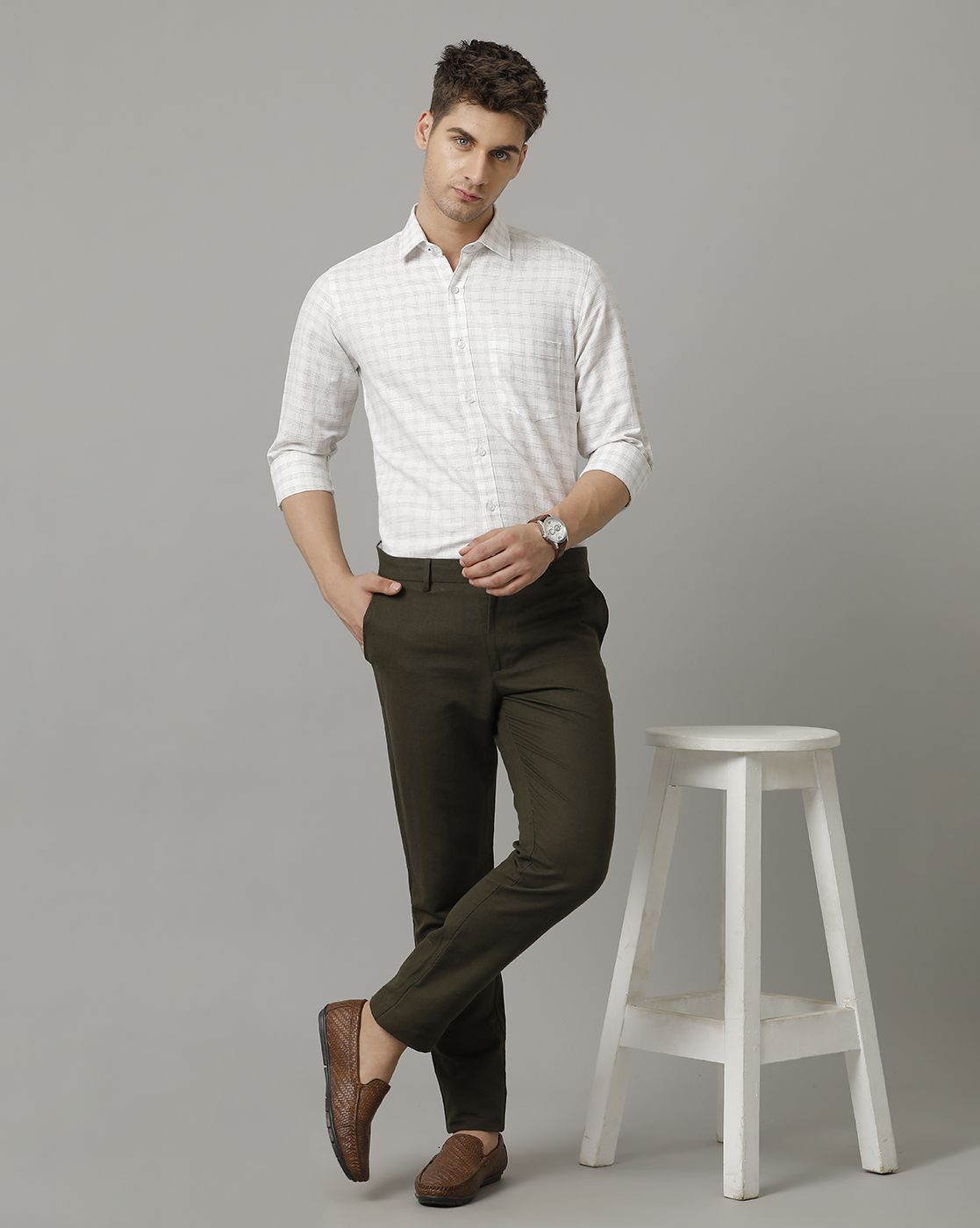 Men's Pure Linen Grey Checked Contemporary Fit Full Sleeve Sleeve Casual Shirt