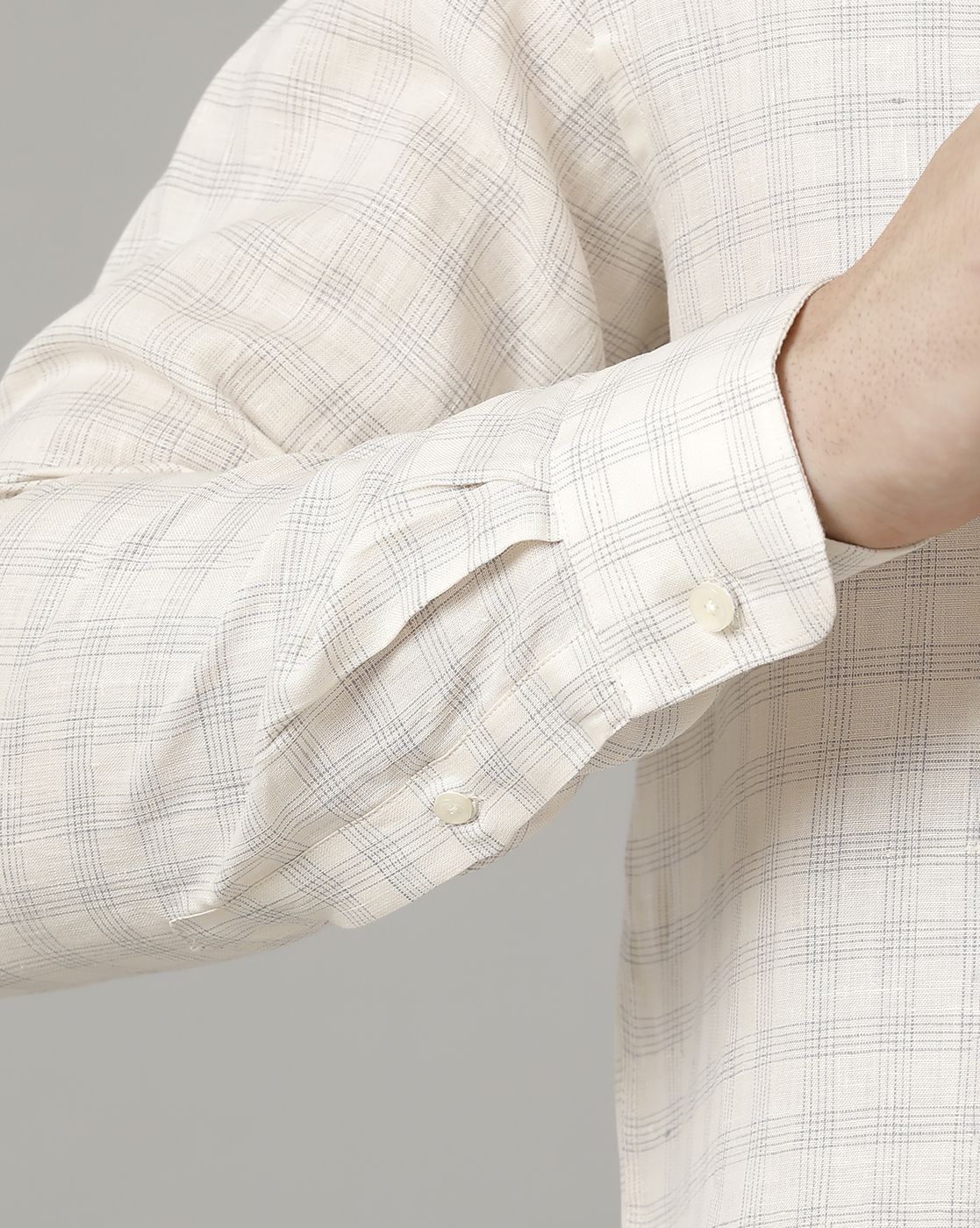 Men's Pure Linen Beige Checked Contemporary Fit Full Sleeve Sleeve Casual Shirt