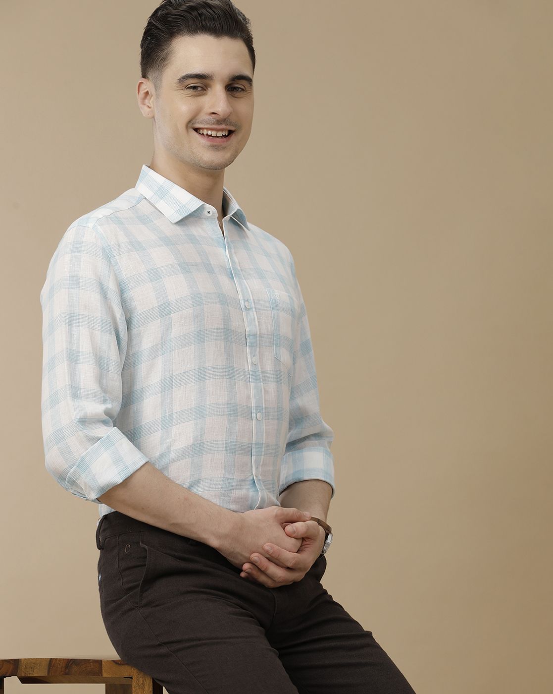 Men's Pure Linen Blue Checked Contemporary Fit Full Sleeve Casual Shirt
