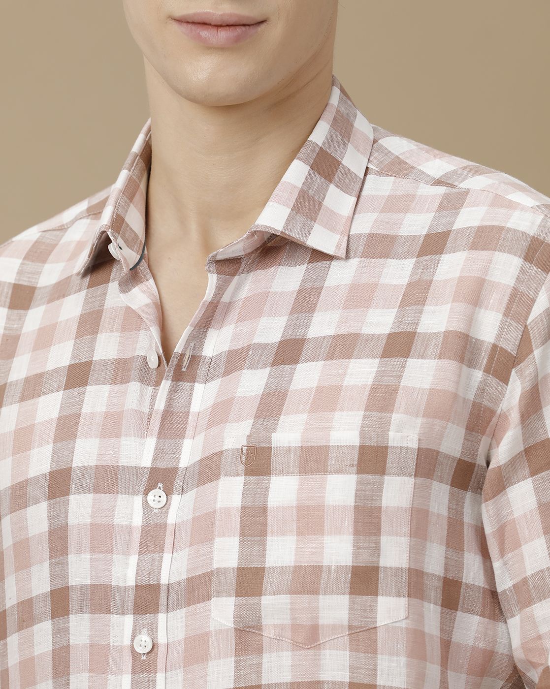 Men's Pure Linen Pink Checked Contemporary Fit Full Sleeve Casual Shirt