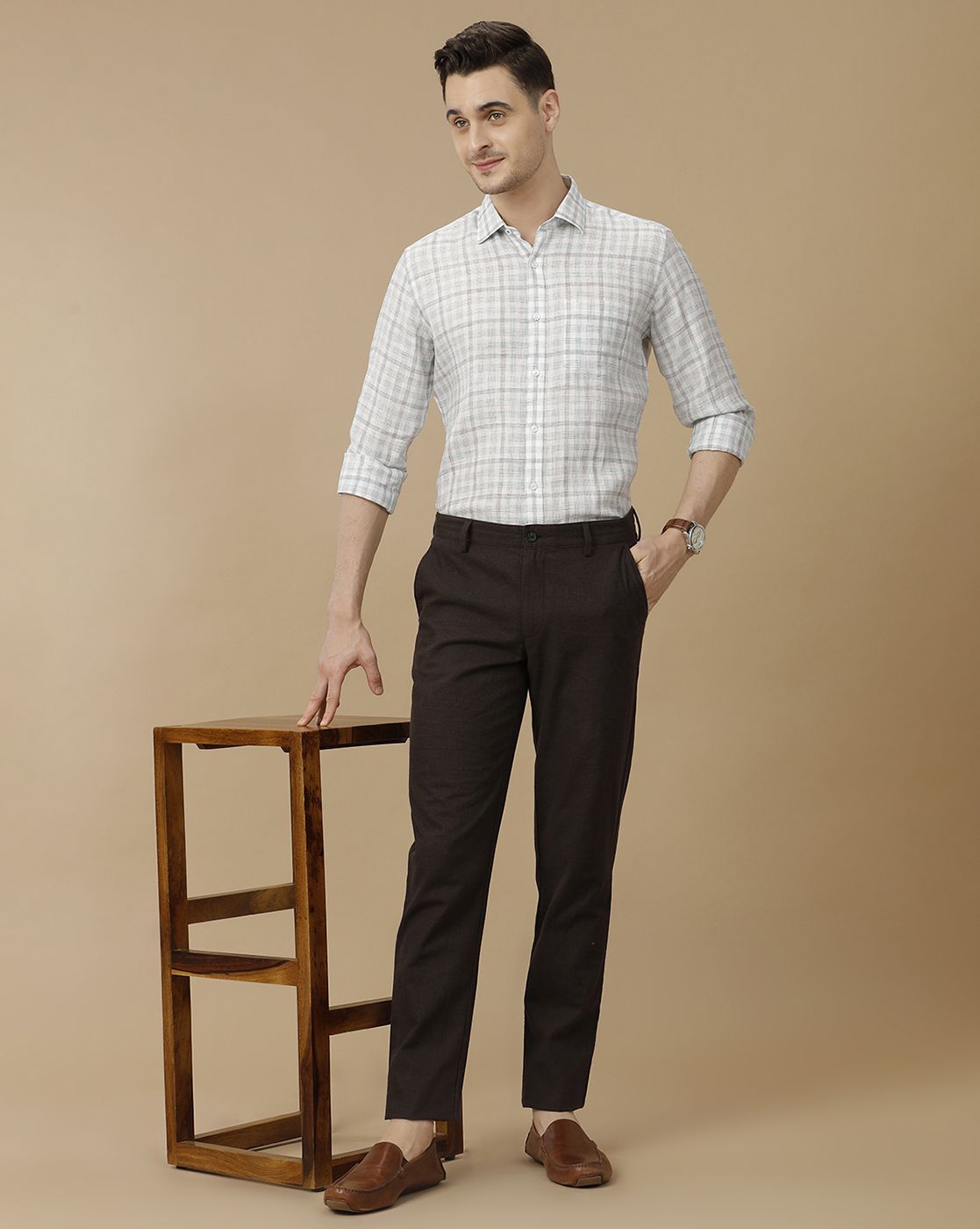 Men's Pure Linen Grey Checked Contemporary Fit Full Sleeve Casual Shirt