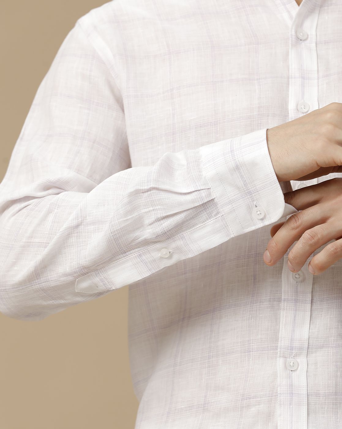Men's Pure Linen White Checked Contemporary Fit Full Sleeve Casual Shirt