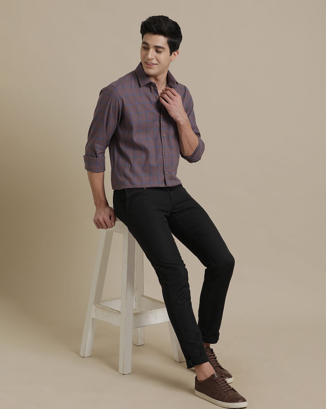 Men's Linen Rich Purple Checked Contemporary Fit Full Sleeve Sleeve Casual Shirt