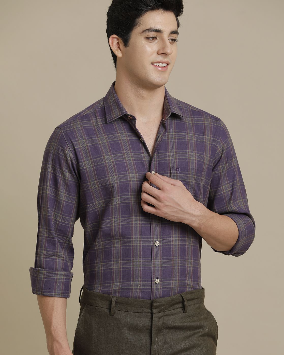 Men's Linen Rich Purple Checked Contemporary Fit Full Sleeve Sleeve Casual Shirt