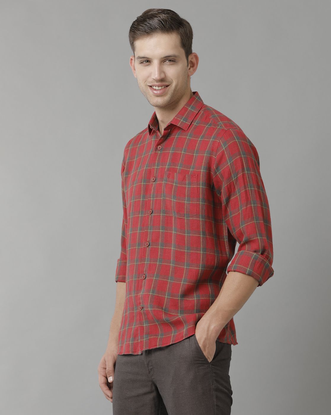 Men's Pure Linen Red Checked Contemporary Fit Full Sleeve Sleeve Casual Shirt