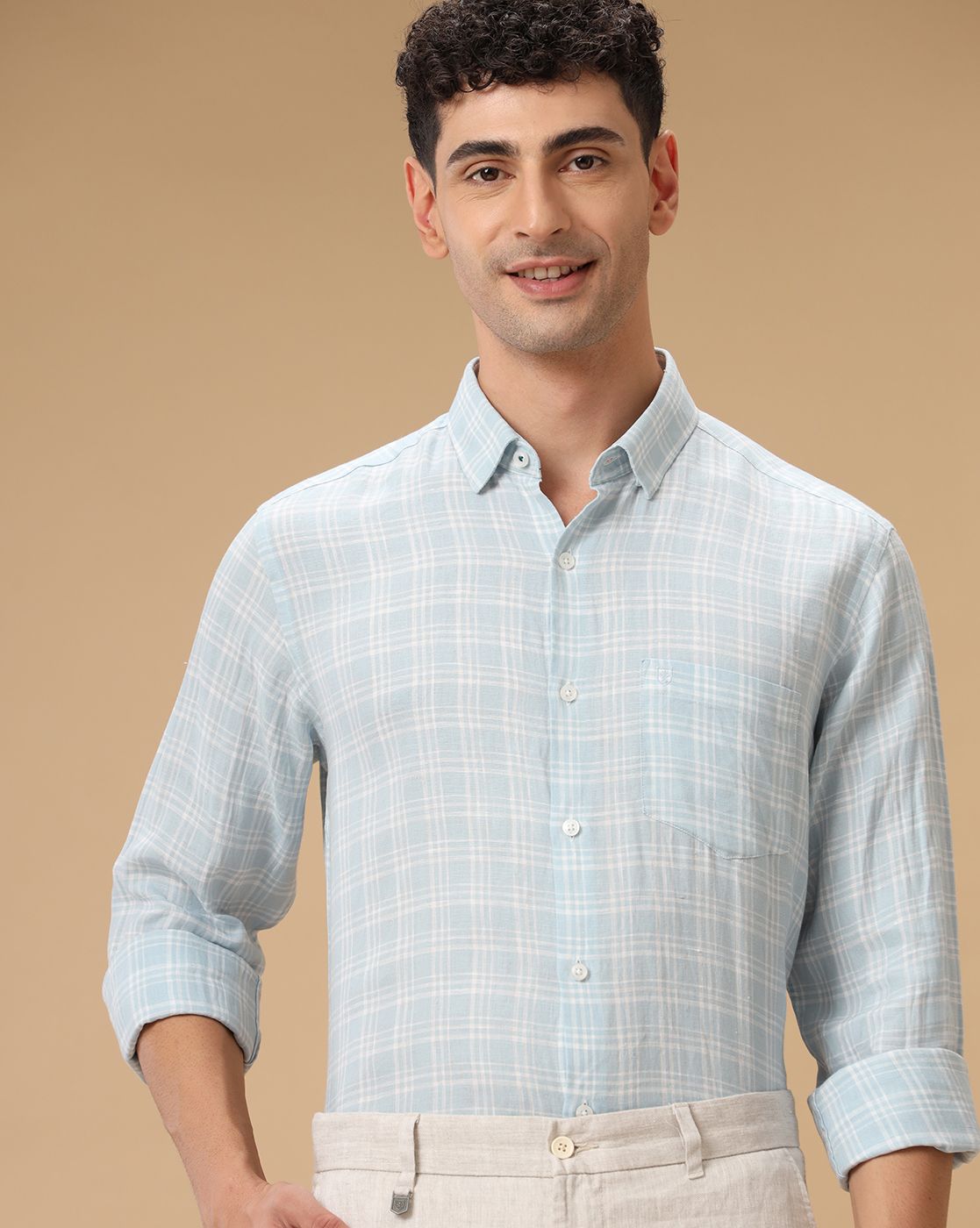 Men's Pure Linen Blue Checked Contemporary Fit Full Sleeve Casual Shirt