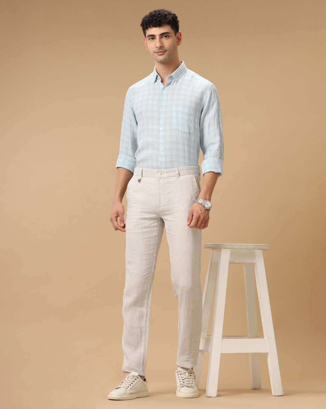 Men's Pure Linen Blue Checked Contemporary Fit Full Sleeve Casual Shirt