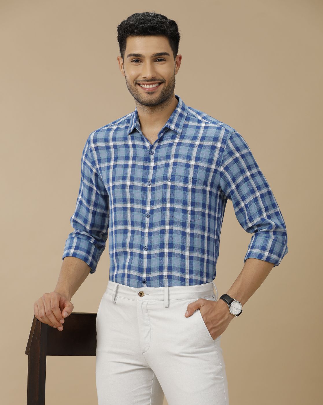 Men's Pure Linen Blue Checked Contemporary Fit Full Sleeve Casual Shirt