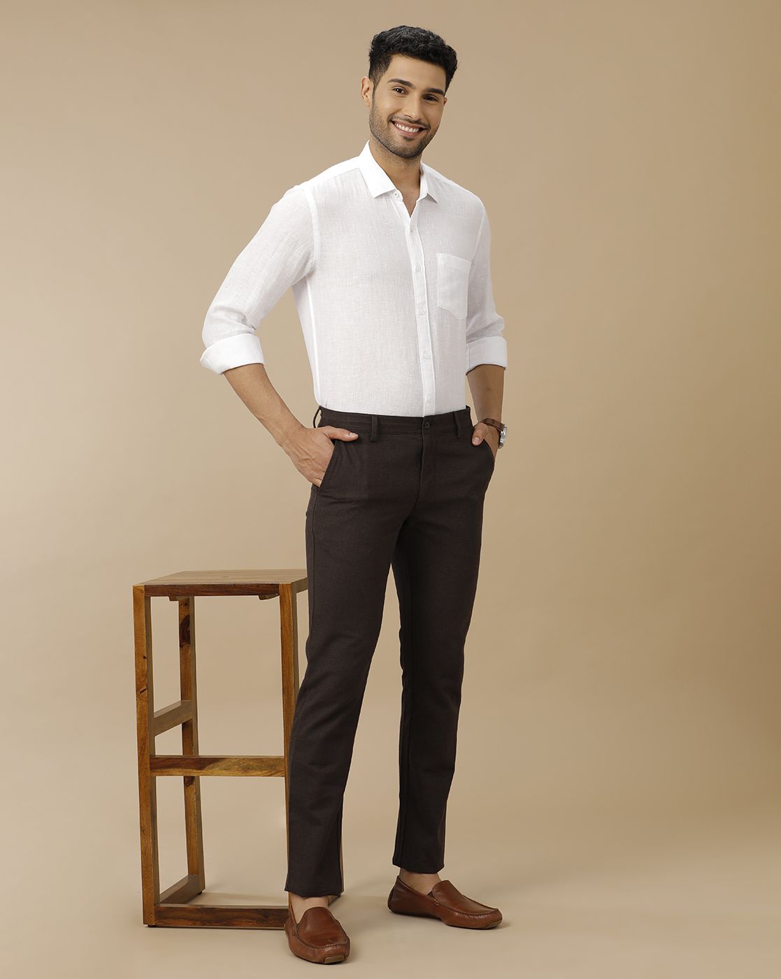 Men's Pure Linen White Solid Contemporary Fit Full Sleeve Casual Shirt