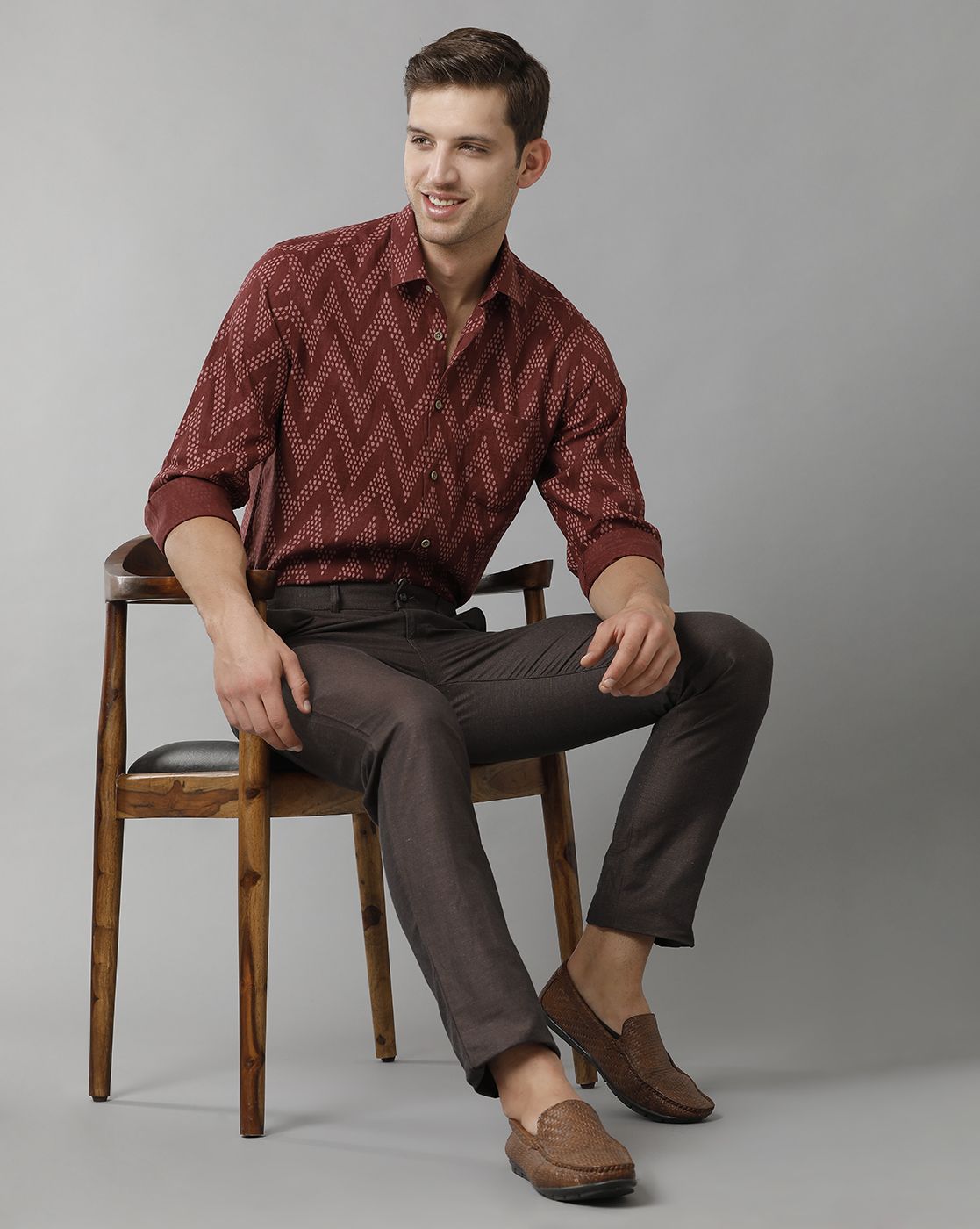 Men's Pure Linen Maroon Printed Contemporary Fit Full Sleeve Sleeve Casual Shirt
