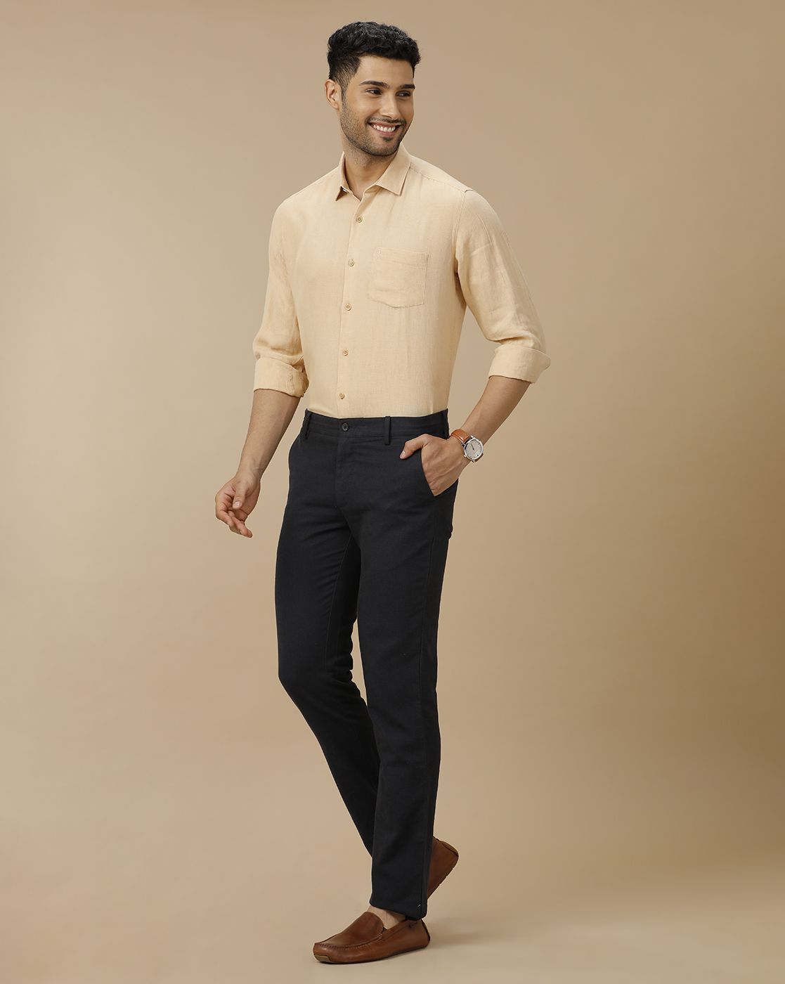 Men's Pure Linen Brown Solid Contemporary Fit Full Sleeve Casual Shirt