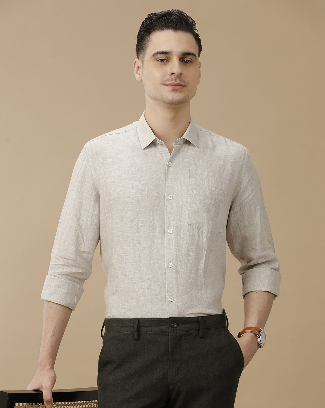 Men's Pure Linen Beige Solid Contemporary Fit Full Sleeve Casual Shirt