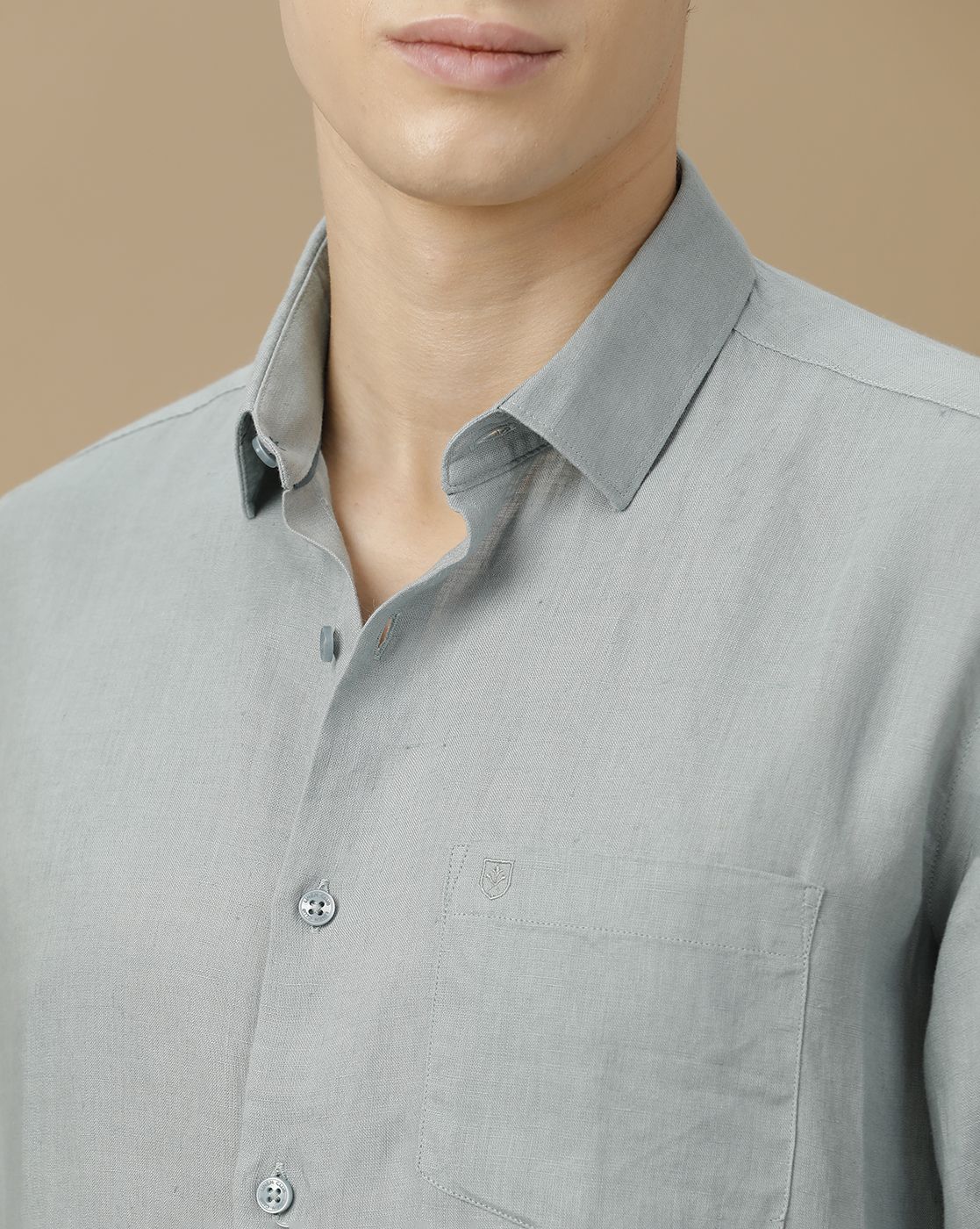 Men's Pure Linen Green Solid Contemporary Fit Full Sleeve Casual Shirt
