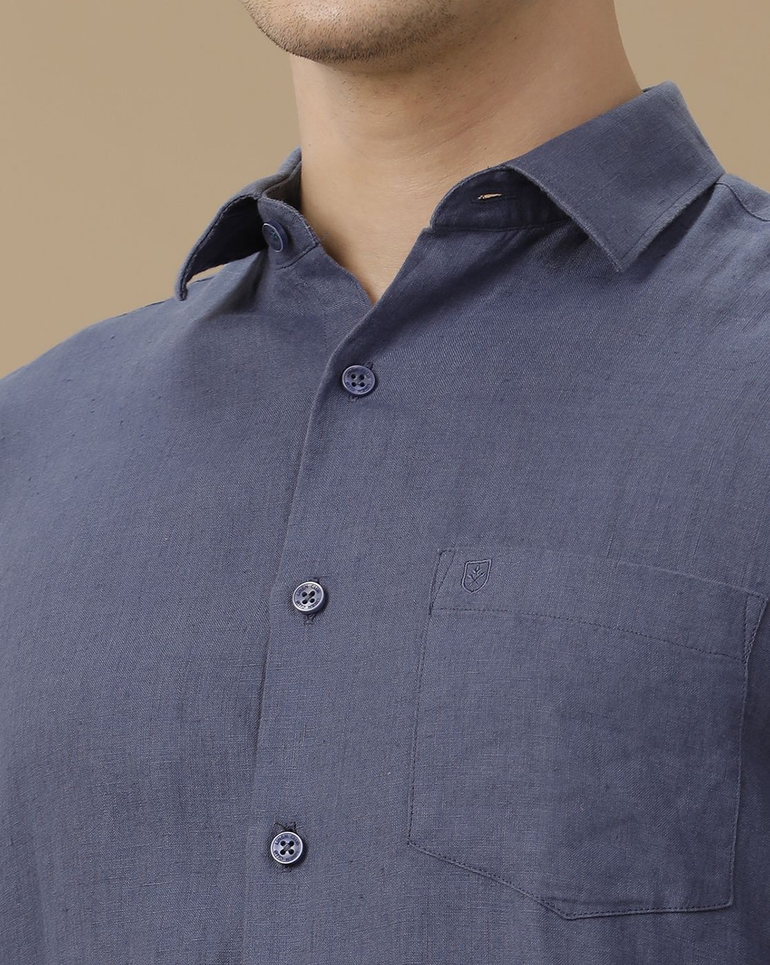 Men's Pure Linen Blue Solid Contemporary Fit Full Sleeve Casual Shirt