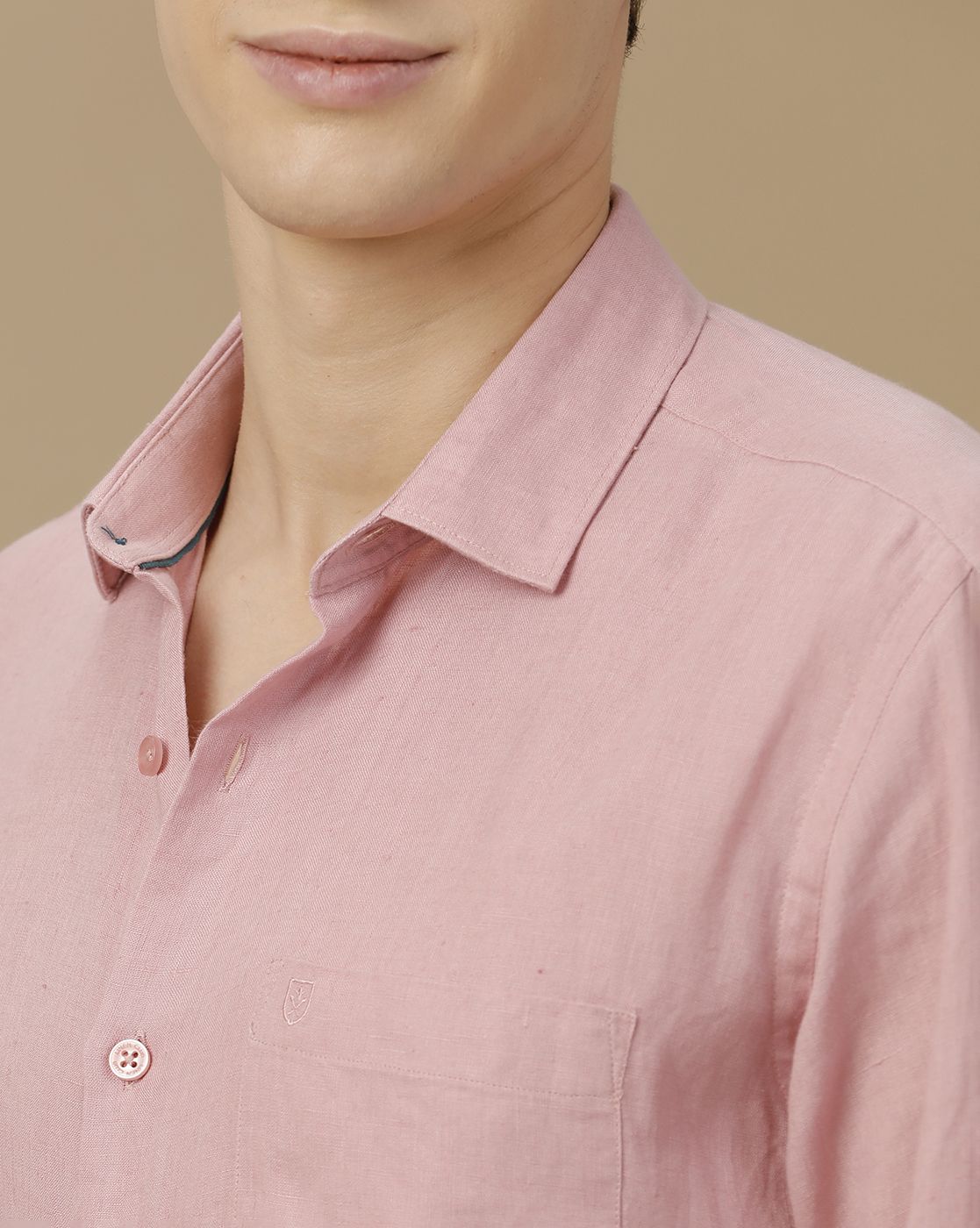 Men's Pure Linen Pink Solid Contemporary Fit Full Sleeve Casual Shirt