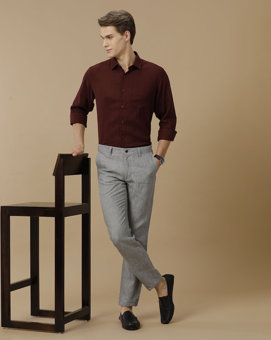 Men's Pure Linen Maroon Solid Contemporary Fit Full Sleeve Casual Shirt