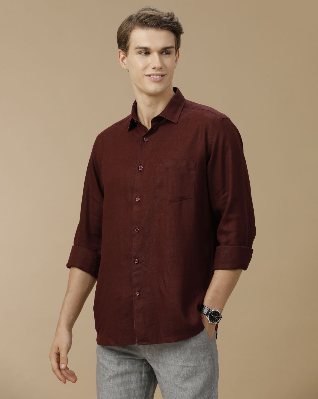 Men's Pure Linen Maroon Solid Contemporary Fit Full Sleeve Casual Shirt