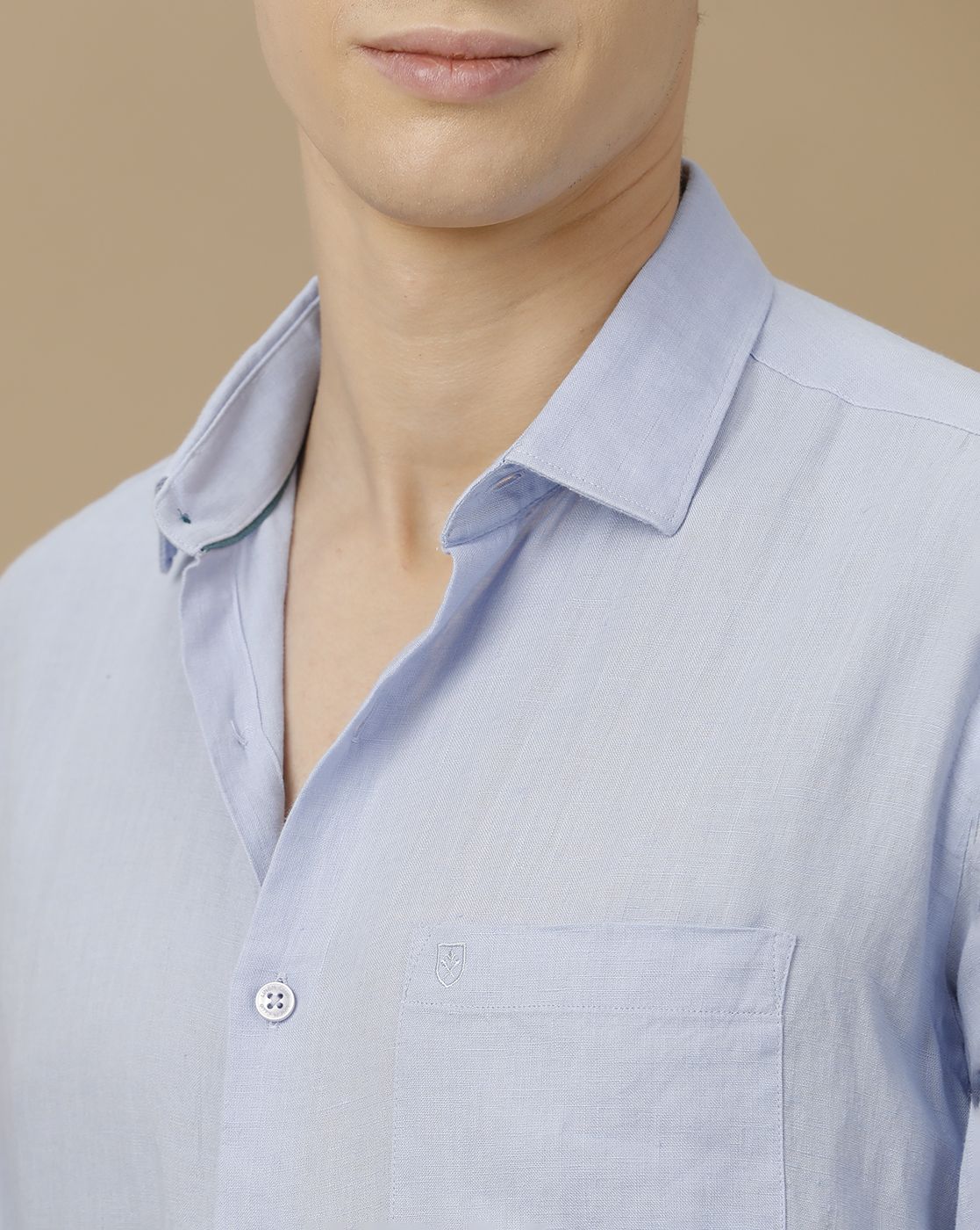 Men's Pure Linen Blue Solid Contemporary Fit Full Sleeve Casual Shirt