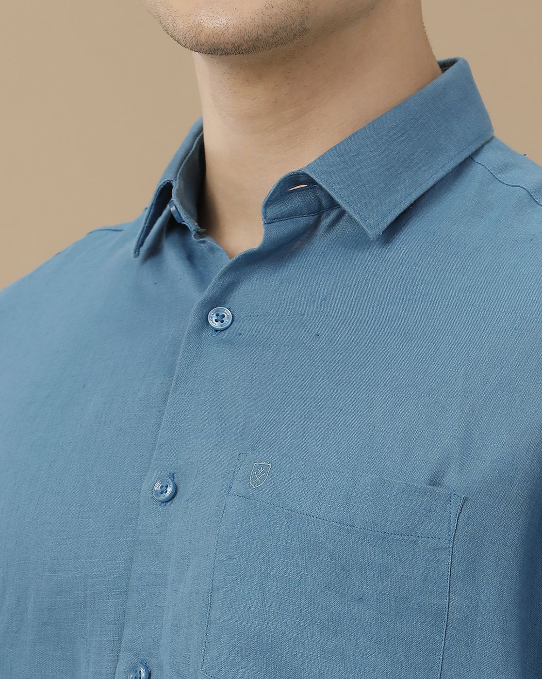 Men's Pure Linen Blue Solid Contemporary Fit Full Sleeve Casual Shirt