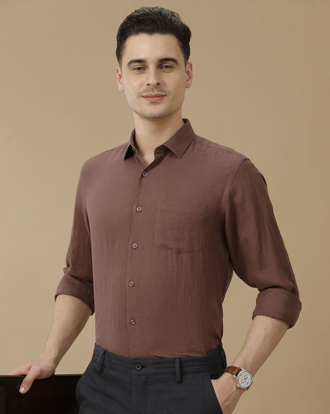 Men's Pure Linen Brown Solid Contemporary Fit Full Sleeve Casual Shirt
