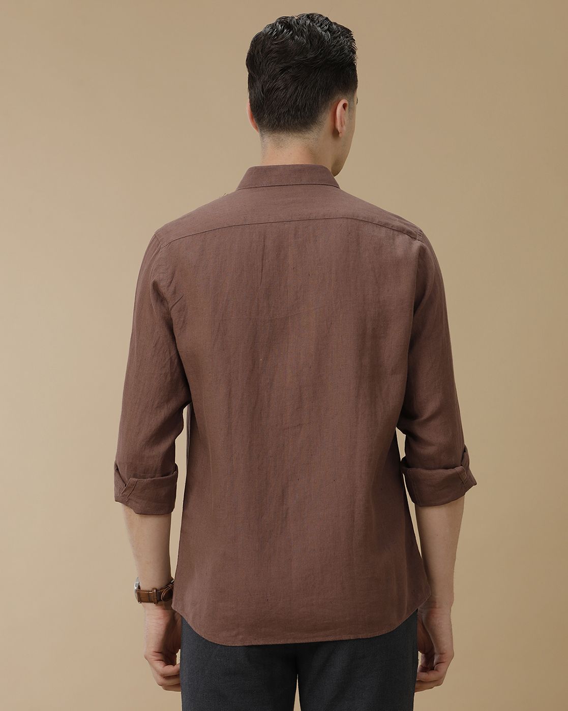 Men's Pure Linen Brown Solid Contemporary Fit Full Sleeve Casual Shirt